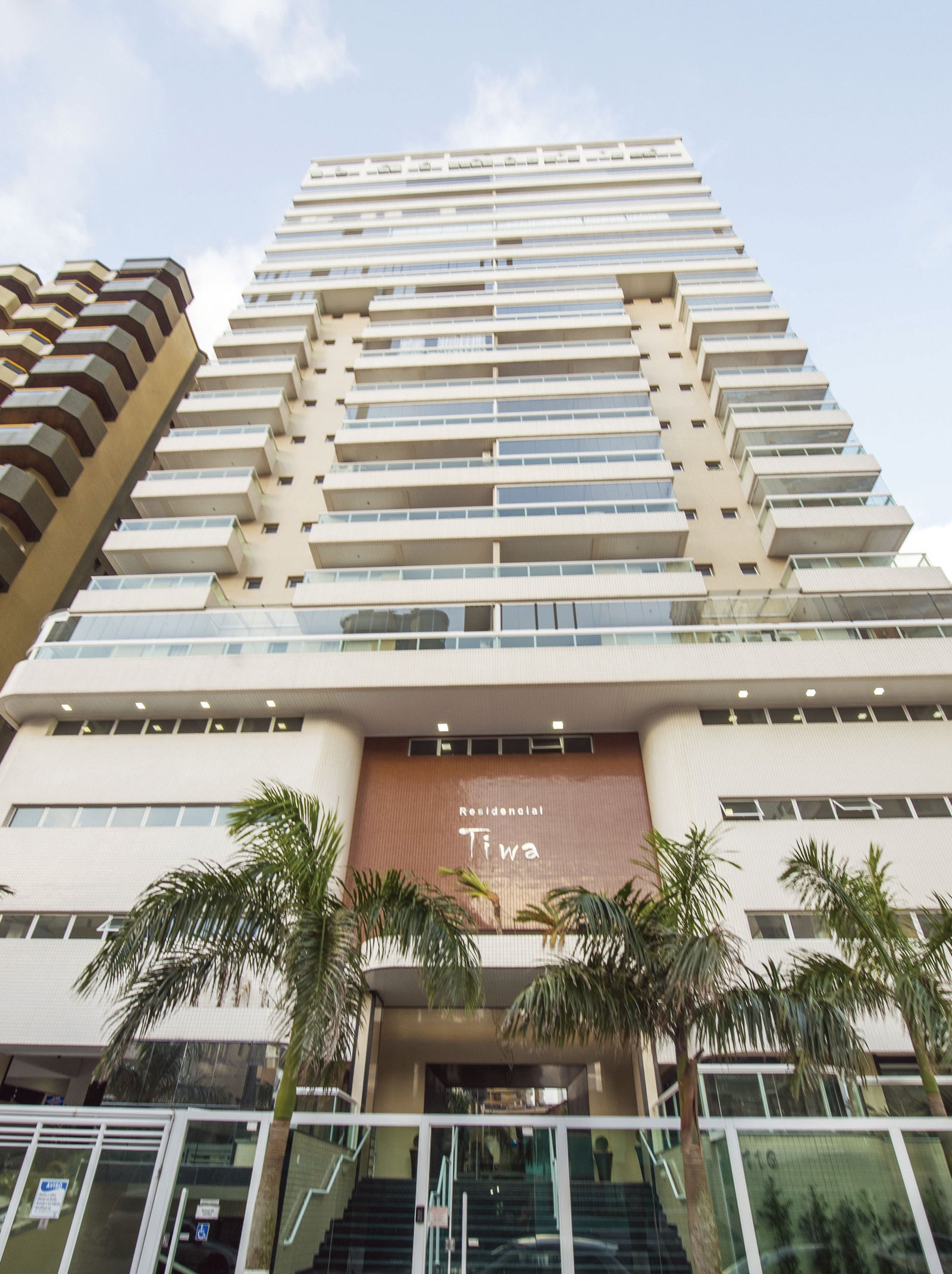 Fachada do Residencial Tiwa, Canto do Forte, Praia Grande SP